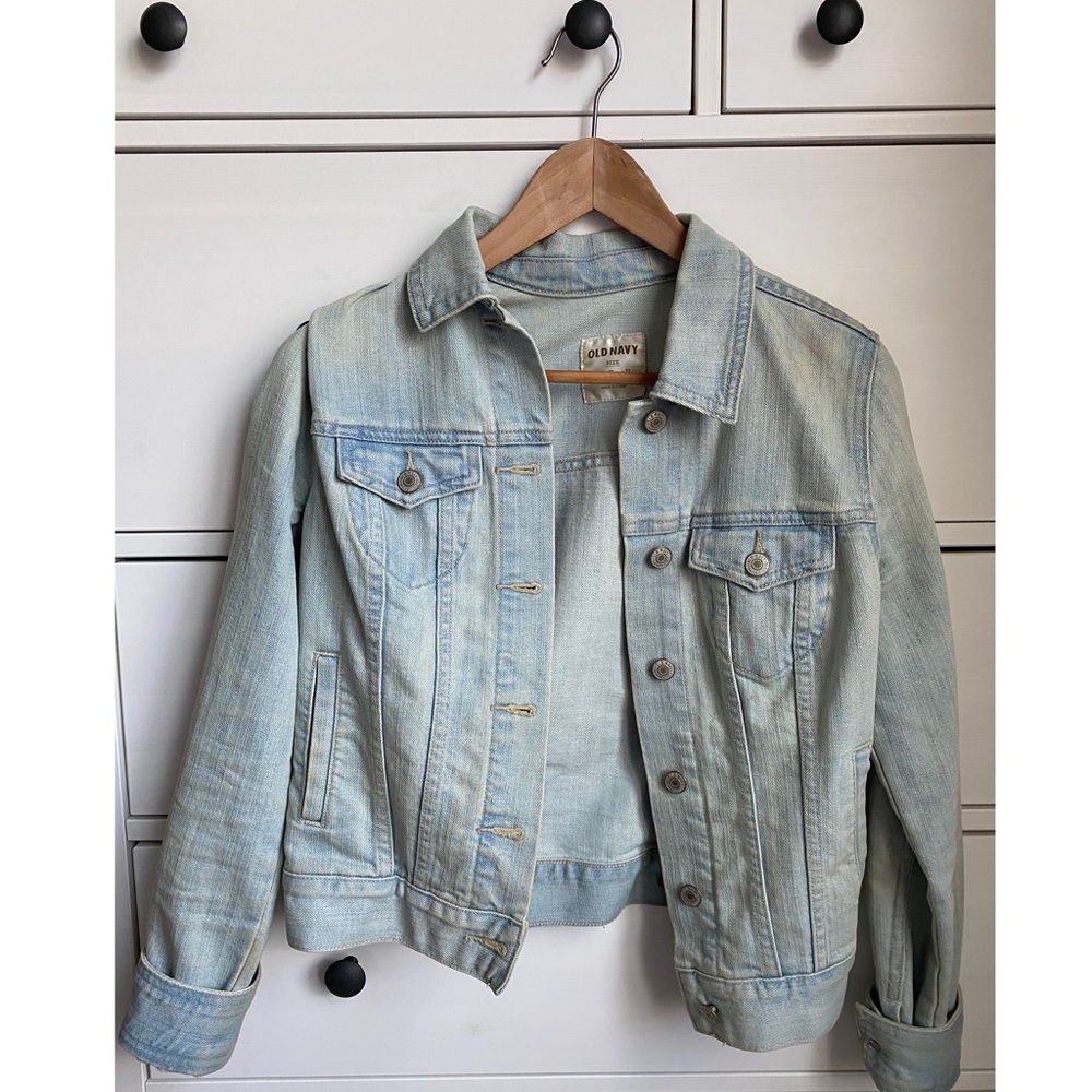 Light Wash Vintage Style Denim Jacket